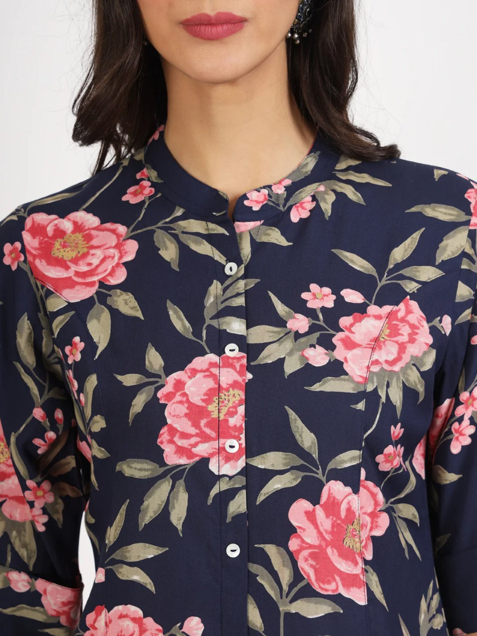 Navy Blue Floral Short Kurti in Viscose Rayon – Mandarin Collar & Roll-Up Sleeves